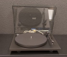 Obrazek dla: Gramofon Project Primary E Black + OM NN