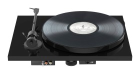 Gramofon ProJect E1 PHONO  + OM5e , z wbudowanym przedwzmacniaczem, czarny